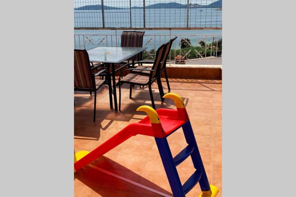 Port View House-Comfy Family Apartment-Panoramic View Néa Péramos Exterior foto