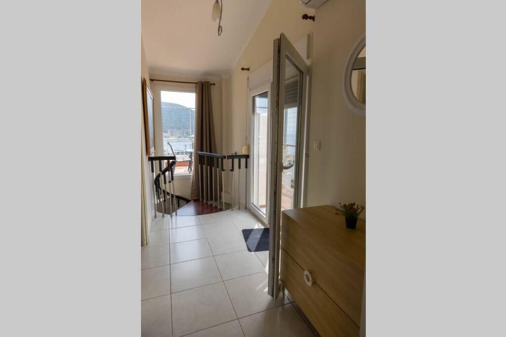 Port View House-Comfy Family Apartment-Panoramic View Néa Péramos Exterior foto